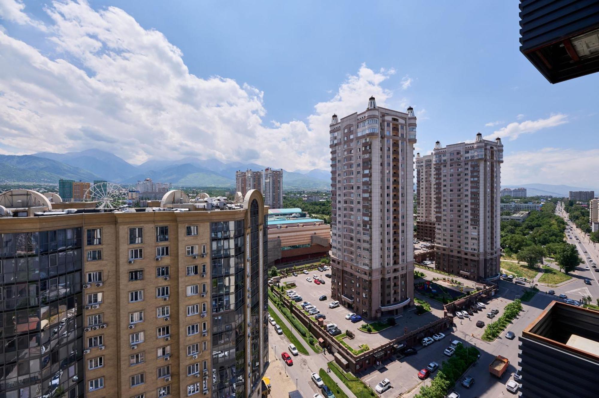 Five Business-Class Rooms In R-House Near Mega Center Almaty Ngoại thất bức ảnh
