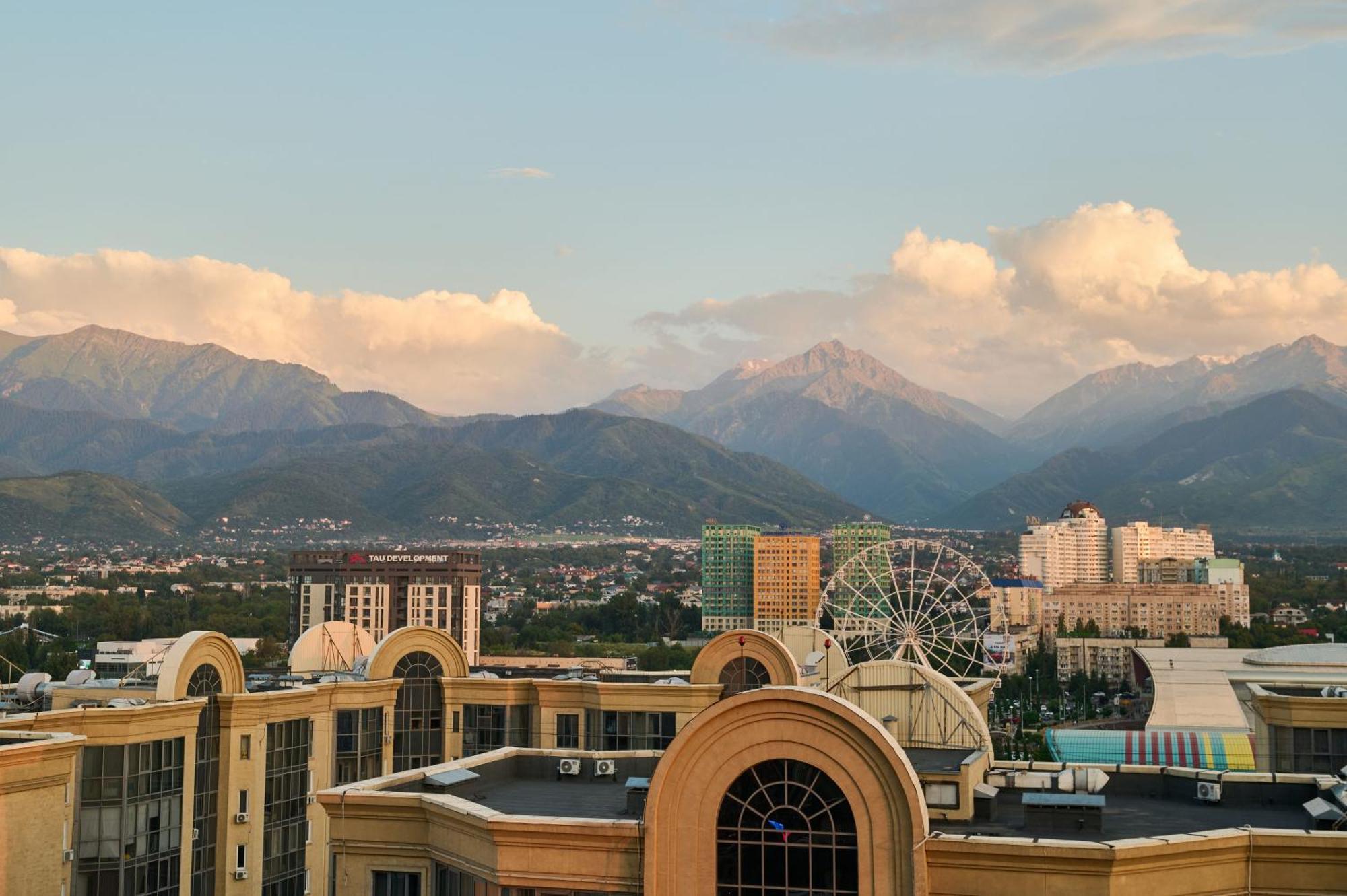 Five Business-Class Rooms In R-House Near Mega Center Almaty Ngoại thất bức ảnh