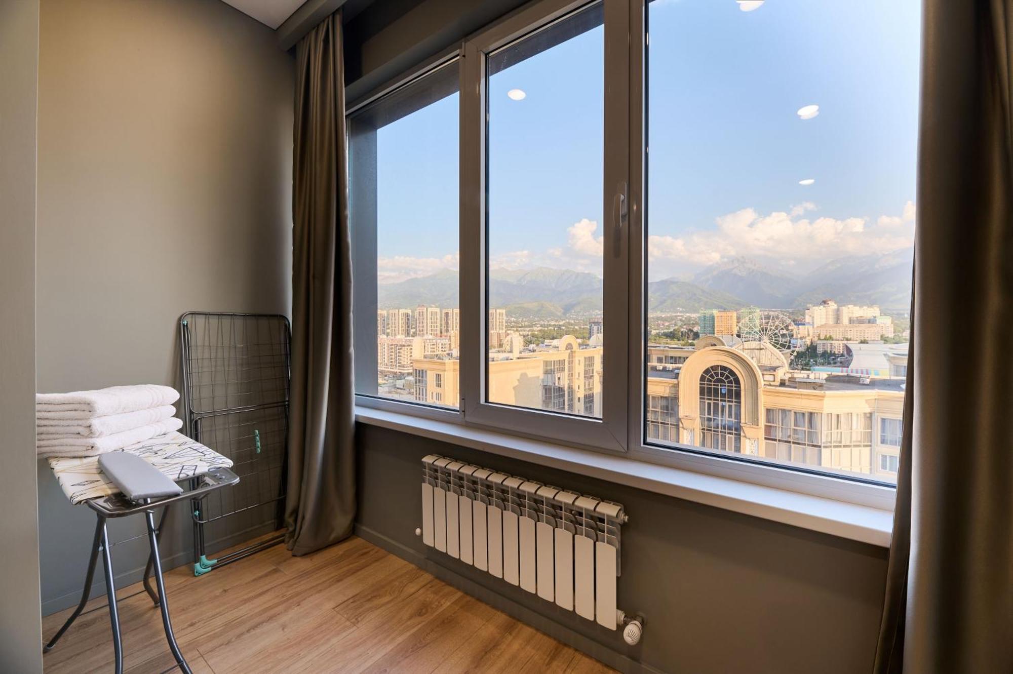 Five Business-Class Rooms In R-House Near Mega Center Almaty Ngoại thất bức ảnh