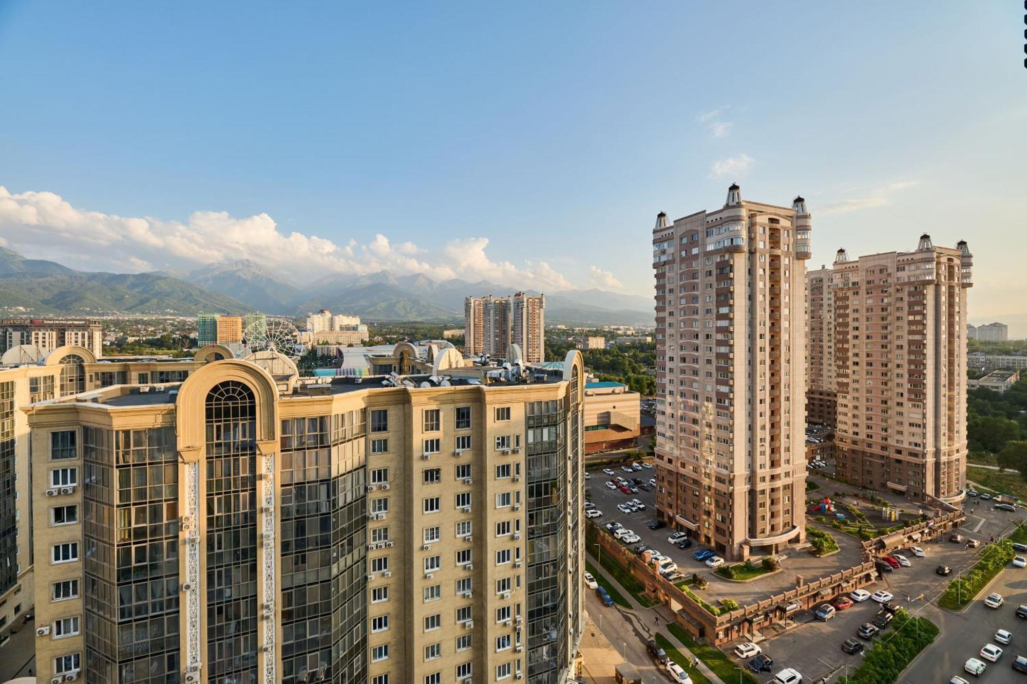 Five Business-Class Rooms In R-House Near Mega Center Almaty Ngoại thất bức ảnh
