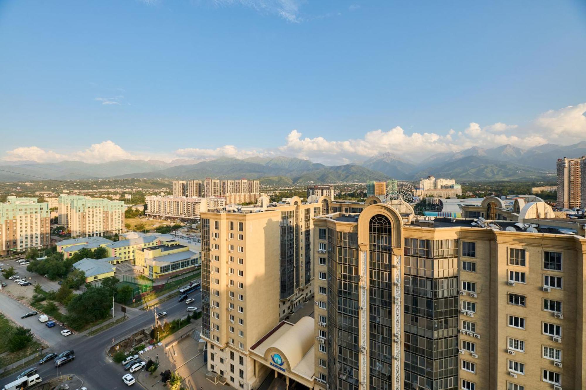 Five Business-Class Rooms In R-House Near Mega Center Almaty Ngoại thất bức ảnh